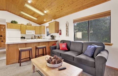 Fox Farm Cabin | 97 m² Cabin ∙ 2 bedrooms ∙ 6 guests