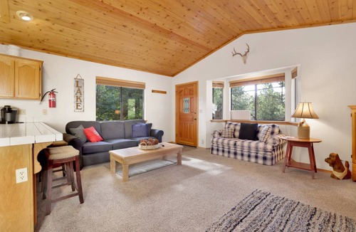 Fox Farm Cabin | 97 m² Cabin ∙ 2 bedrooms ∙ 6 guests