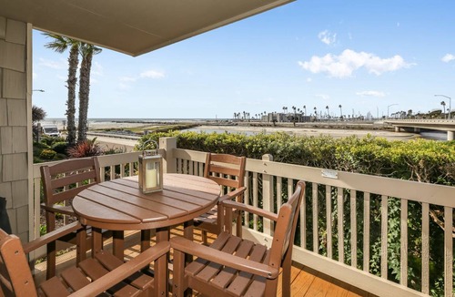 Oceanside Condo | 98 m² Condo ∙ 2 bedrooms ∙ 6 guests