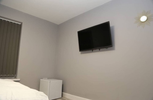 Woolwich Common Cabin | A A Guest Room7 (near Royal Arsenal)