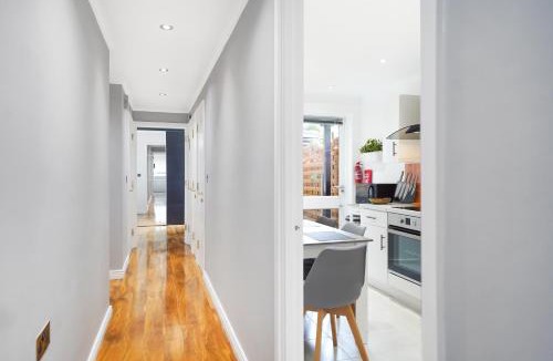 Tower Hamlets Apartment | A beautiful stylish 2 Bedroom Apartment -City of London