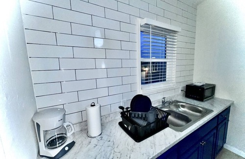 Needles House | A charming home and cozy home minutes away to the river