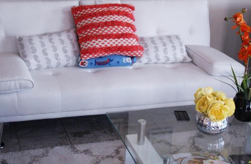 Oakland Apartment | A comfortable place to relax