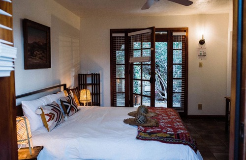 Desert Hot Springs Hotel | A desert boutique hotel just for you! Hot mineral pools & sauna!