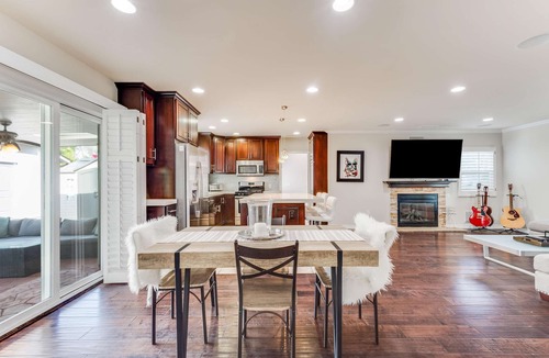 Sherman Oaks House | A dream house within budget