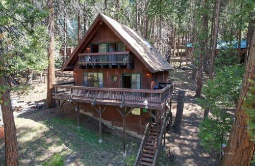 Alta Sierra House | A-Frame Cabin in The Sequoias