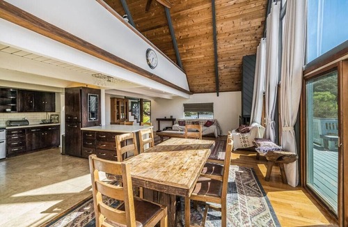 Topanga House | A-frame stunner, wrap around decks, 4 miles to the beach, 5 bed, 3 bath, 2 kit