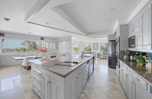 Riverside House | A Luxurious Getaway with Stunning Views