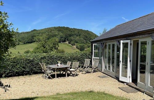Ozleworth House | A one bedroom self catering property in an idyllic valley setting.