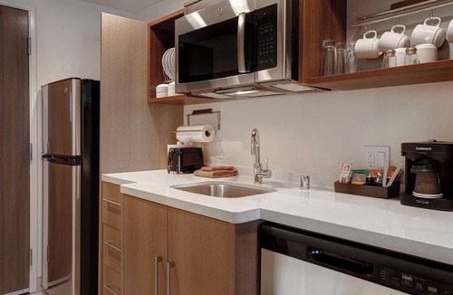 Garden Grove Hotel | A Place To Reconnect! 4 Spacious Units, Parking, Pets Allowed, Free Breakfast!
