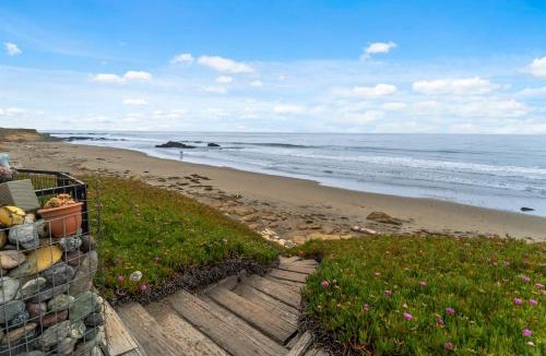 San Simeon House | A Seaside Escape