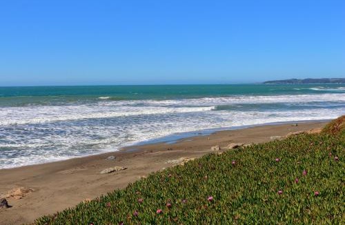 San Simeon House | A Seaside Escape
