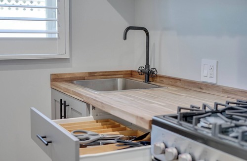 Duarte House | A serene hideaway near the scenic Monrovia Canyon Park