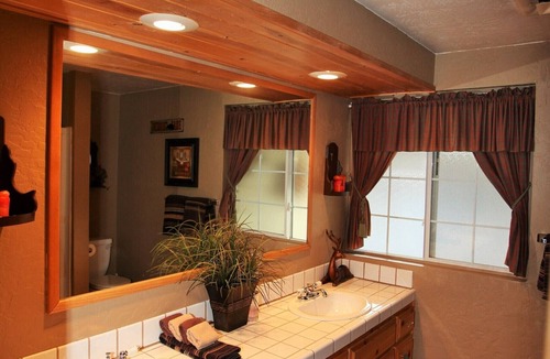 Upper Moonridge Cabin | A Short Walk To The Chairlift-Foosball-BBQ-wireless WIFI -close to golf course