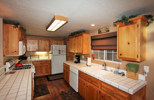 Upper Moonridge Cabin | A Short Walk To The Chairlift-Foosball-BBQ-wireless WIFI -close to golf course