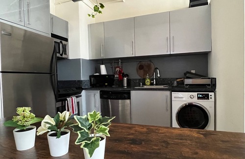 Vernon Apartment | A Stay In LA