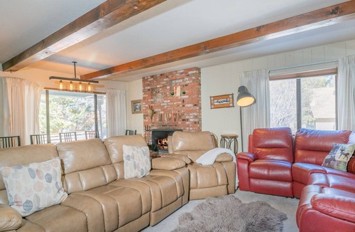 Patton Cabin | A Stones Throw - A spacious property in an unbeatable location at the end of Gilner point!
