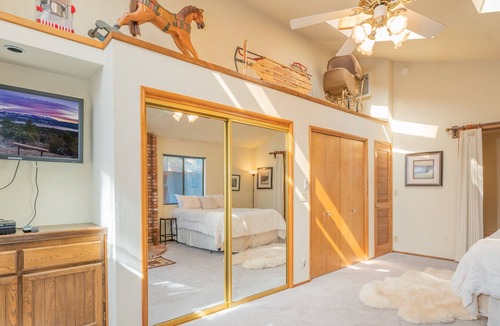 Patton Cabin | A Stones Throw - A spacious property in an unbeatable location at the end of Gilner point!