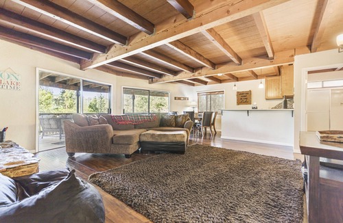 Groveland Cabin | A View Above the Pines at Pine Mountain Lake