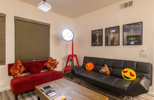 Aliso Viejo House | A View to a Thrill! Amazing 180º cityscape view!