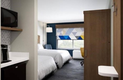 Harbor House | A warm welcome and cool spirit define our signature service !