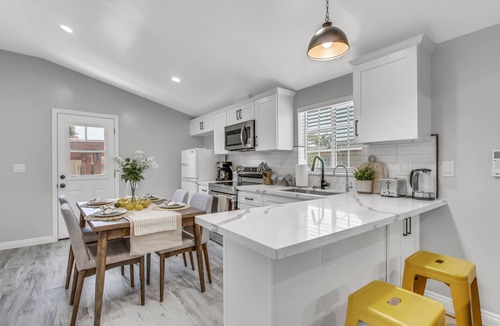 Monrovia House | A Wonderful Cozy Amazing Monrovia Designed Home