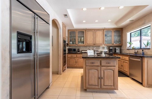 Thousand Oaks House | A Writer's Hideaway and Private Escape for the Hollywood Elite.