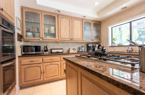 Thousand Oaks House | A Writer's Hideaway and Private Escape for the Hollywood Elite.