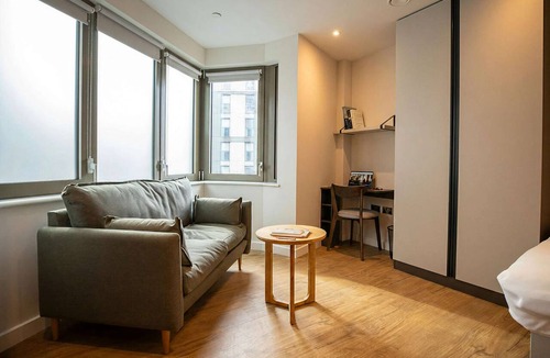 East Acton Apartment | Accessible Studio | Step-Free + Gym | StayCozy