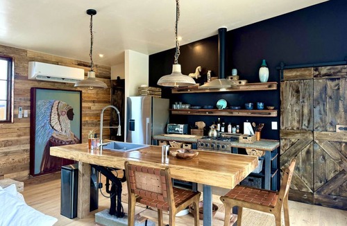 Lone Pine Other | Accommodation ∙ 1 bedroom ∙ 2 guests