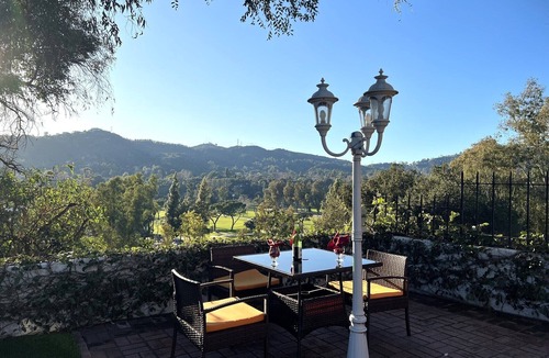 North Arroyo House | Achitectural Masterpiece Rose Bowl Mansion with Amazing Views