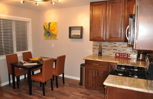 Carmichael House | Adison GOLD - Organic Garden & Barbecue, Pet friendly, Downtown & Airport