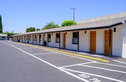 Monterey Park Hotel | Adobe Inn
