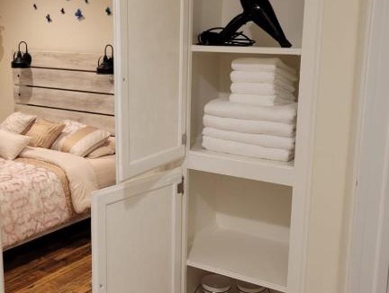 Encino Apartment | Adorable modern guesthouse with full kitchen