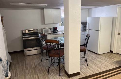 Canyon Country Apartment | Adorable one bedroom guest house with pool