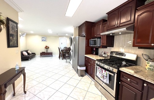 Garden Grove House | Adorable vacation unit near Disneyland
