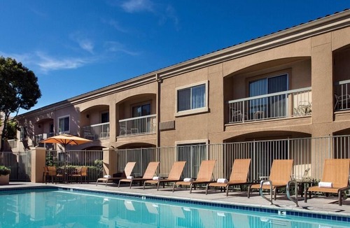Camarillo Hotel | Affordability Meets Comfort! 3 Pet-Friendly Units, Near Camarillo Public Library