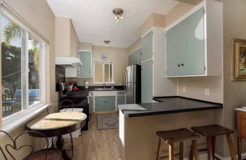 West Beach Apartment | Affordable Beach Getaway #9 — blocks to the Beach, Downtown State St & Funk Zone