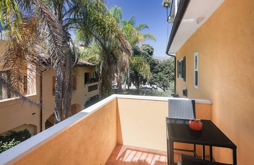 West Beach Apartment | Affordable Executive Getaway — blocks to Beach and Funk Zone