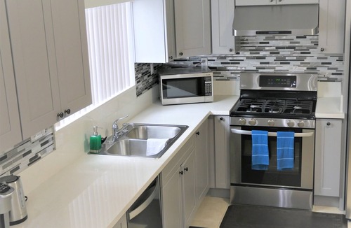 Southwest Anaheim House | Affordable Vacation Home near DisneyLand & Beaches