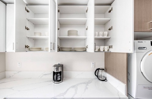 North Redondo Apartment | Airy El Segundo 2BR w/Lounge, Courtyard & W/D, near LAX, by Blueground