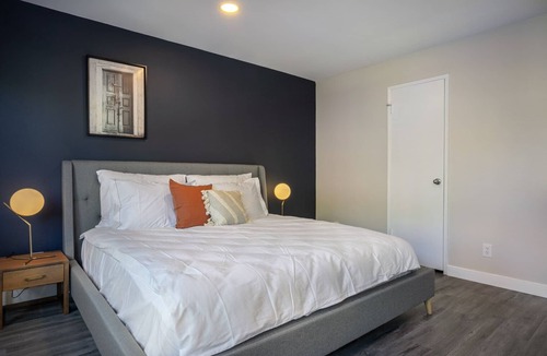Marina Peninsula Apartment | Airy Marina del Rey 1BR, by beach, bars & shops, by Blueground