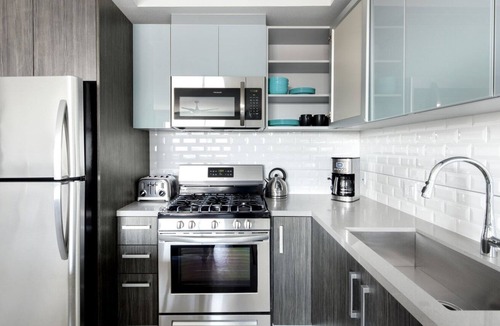 Mid-Wilshire Apartment | Airy Mid-Wilshire 1BR w/ Pool + Gym + Spa, near to S La Brea, by Blueground