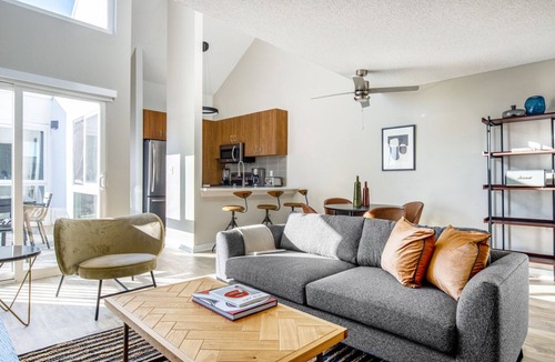 South Redondo Apartment | Airy Redondo Beach 2BR Loft w/Pool, Gym, steps to Beach, by Blueground