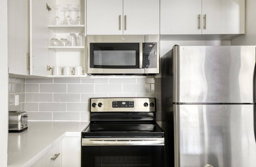 Warner Center Apartment | Airy Woodland Hills 1BR w/Pool & Gym, near Warner Center, by Blueground
