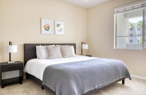 Warner Center Apartment | Airy Woodland Hills 2BR w/ Gym & Pool, near Westfield Mall, by Blueground