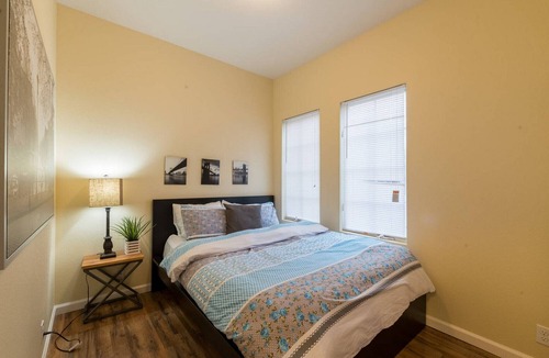 Newhall Apartment | AL1: Remarkable 3/1 Near SCU; Converted Mansion