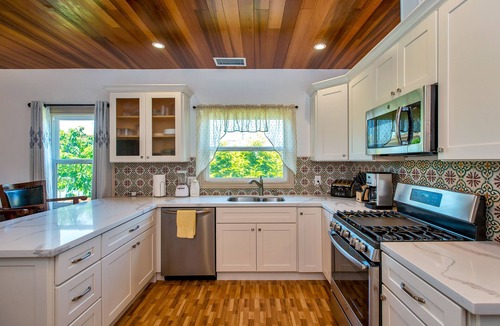 West Alameda House | Alameda 2BR 2BA house, AC, near Alameda ferry to San Francisco, 2 free parking.