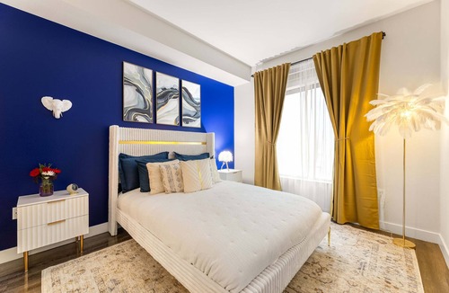 Los Angeles Bed & Breakfast | Alex 2BD Haven in Hollywood!Free parking and pool!