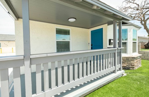 Alhambra House | ALHAMBRA 4 Bed home near DTLA w/Parking